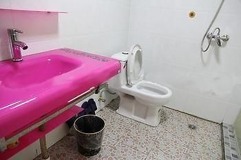 Wuhan Minghang Guesthouse Экстерьер фото